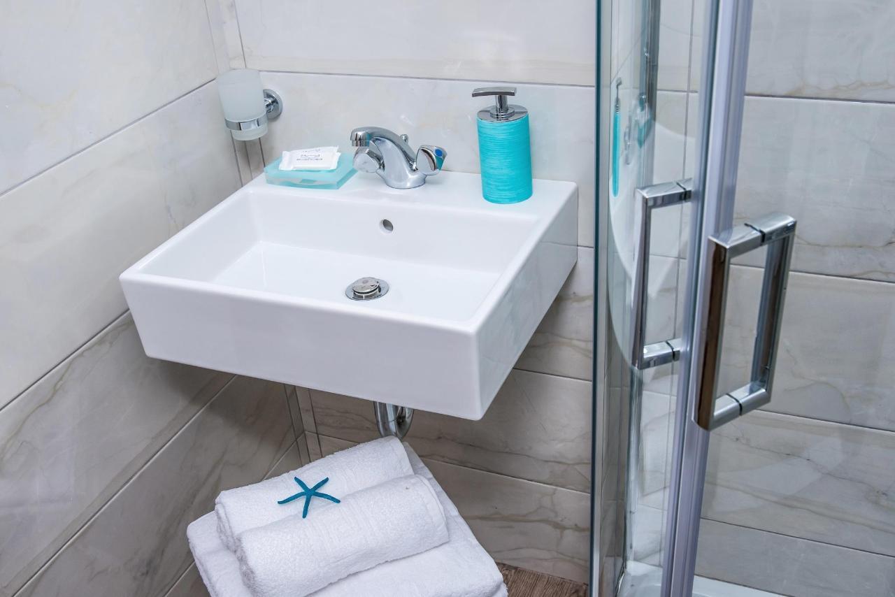 Floral Hotel خيرسونِسوس المظهر الخارجي الصورة