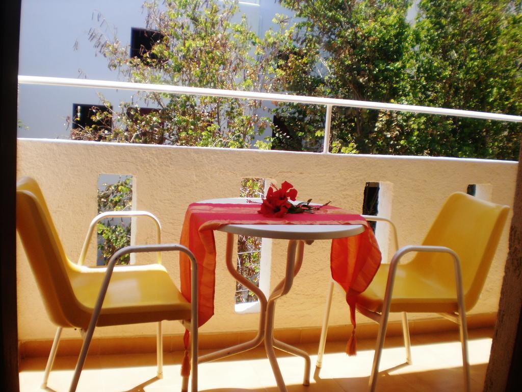 Floral Hotel خيرسونِسوس المظهر الخارجي الصورة